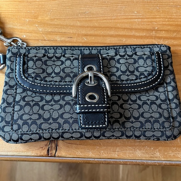 3 Coach wristlets for sale as bundle - Picture 8 of 13